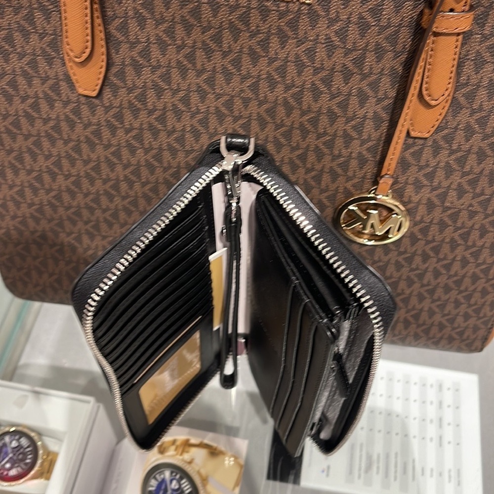 MICHAEL KORS LARGE TRAVEL CONTINENTAL WRISTLET WALLET PHONEHOLDER BLACK /Silve - Picture 12 of 16